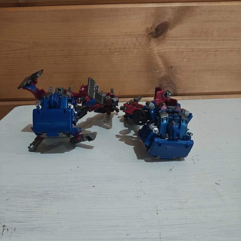 2 Incomplete Transformers Studio Series SS-05 Optimus Prime Voyager Class ZB3